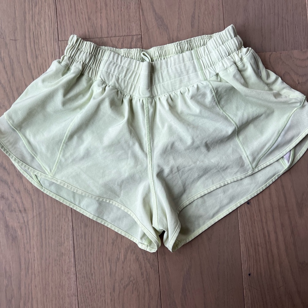 Lululemon hotty hot short 2.5”